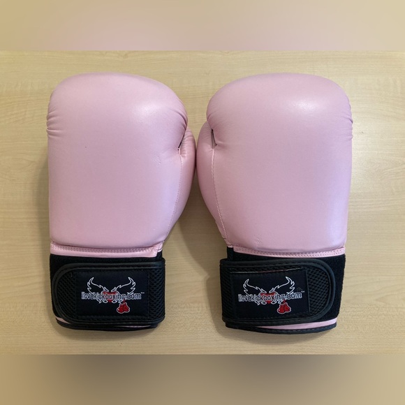 Century Pink and Black Boxing Gloves - Picture 2 of 8